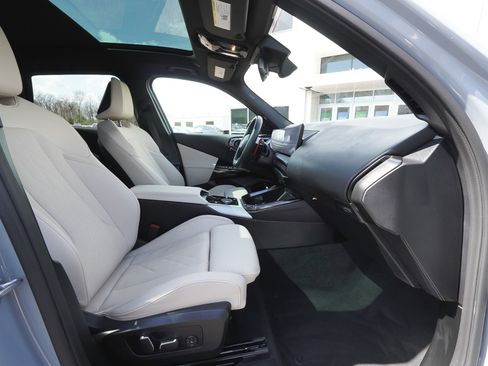 Used 2025 BMW X3 M50 image 41