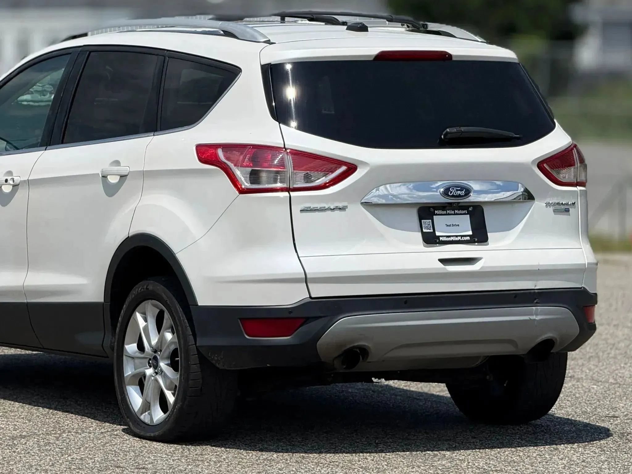 Used 2016 Ford Escape Titanium AWD/4WD image 16