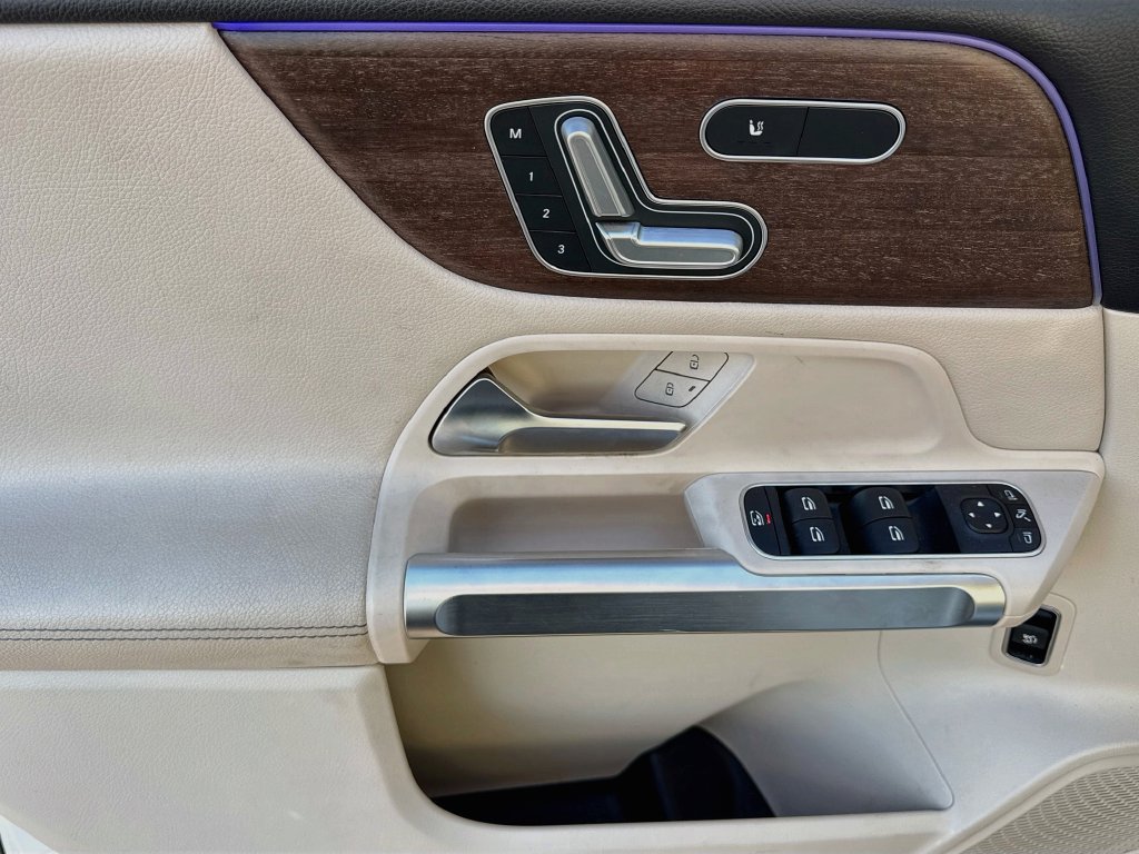 Used 2020 Mercedes-Benz GLB 250 4MATIC image 39