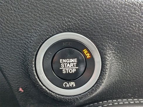 Used 2020 Dodge Challenger SXT image 32