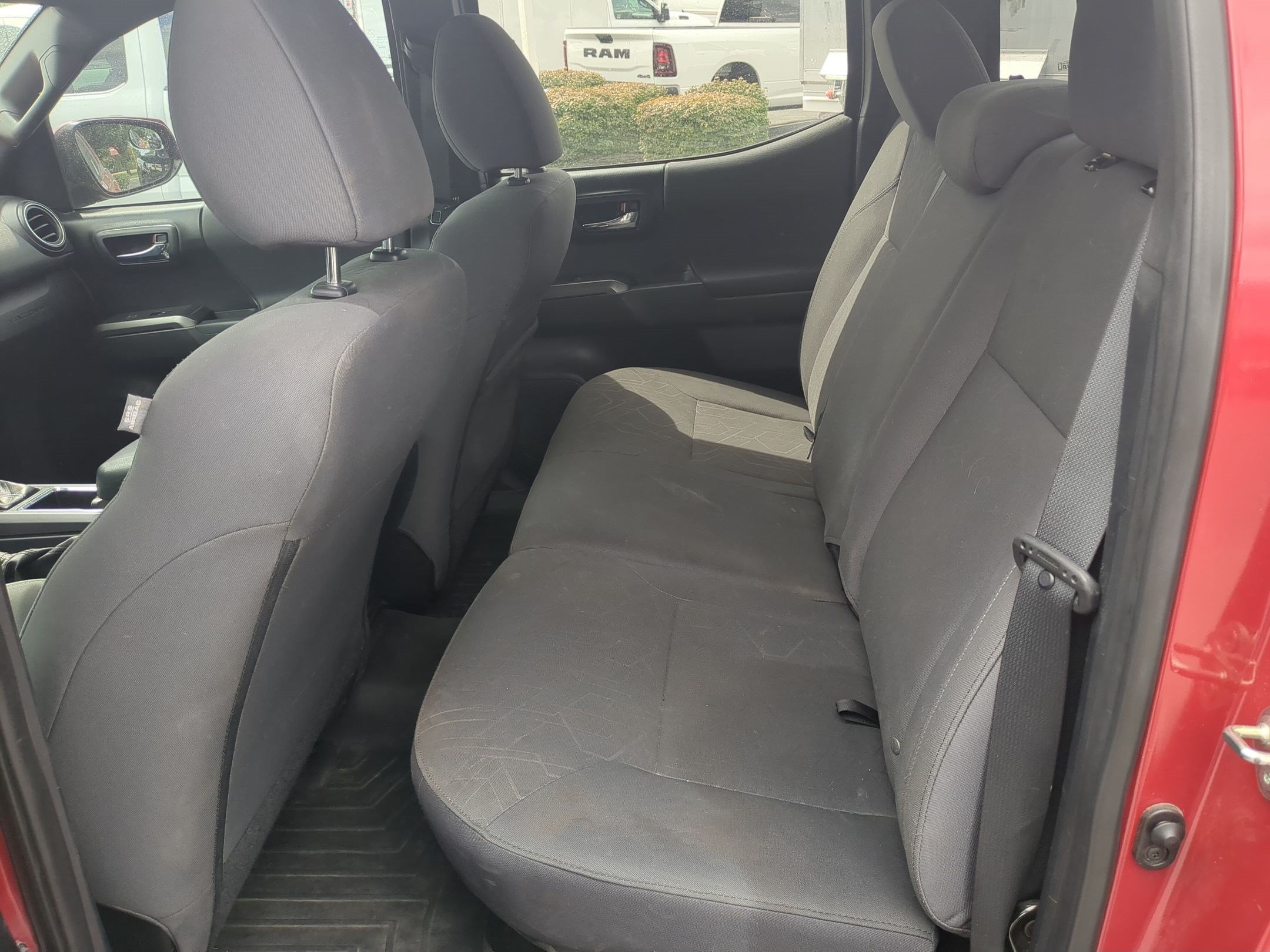 Used 2017 Toyota Tacoma TRD Sport w/ Tow Package (A/T) AWD/4WD image 28