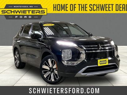 Used 2025 Mitsubishi Outlander SE