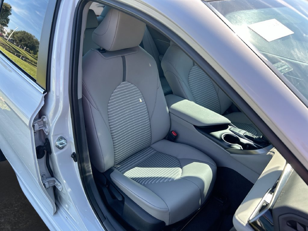 Used 2024 Toyota Camry SE FWD image 30