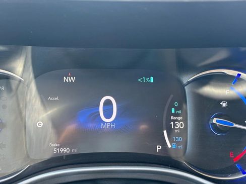 Used 2022 Chrysler Pacifica Touring-L w/ Uconnect Theater Family Group image 20