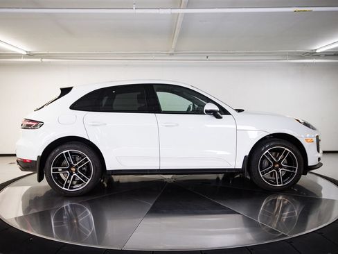 Certified 2020 Porsche Macan S AWD/4WD image 8