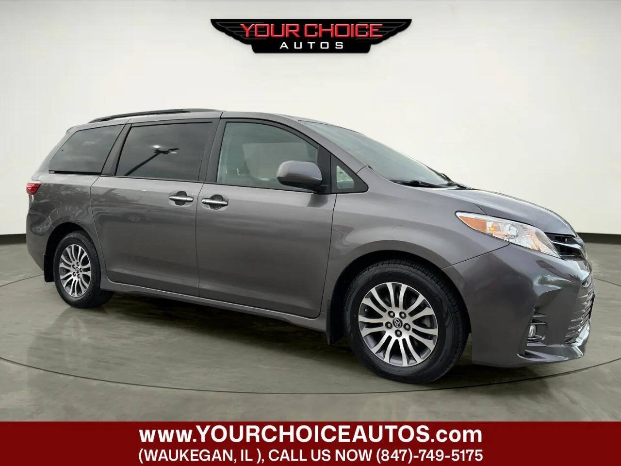 Used 2018 Toyota Sienna XLE w/ XLE Navigation Package FWD image 7