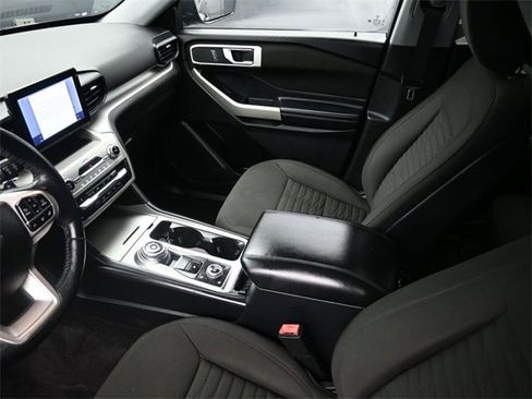 Used 2020 Ford Explorer XLT w/ Comfort Package image 16