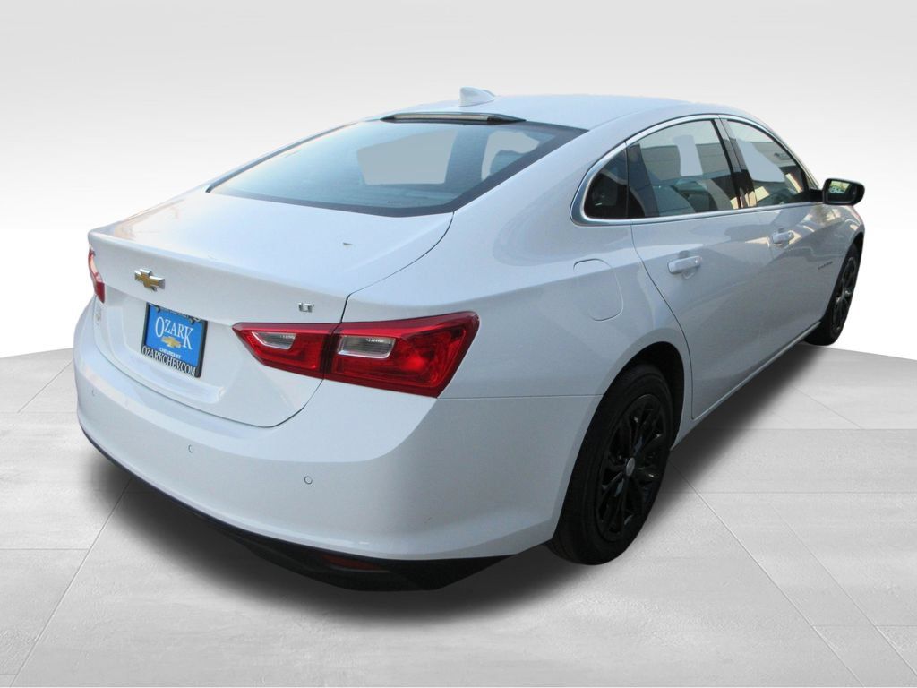 Used 2025 Chevrolet Malibu LT FWD image 5