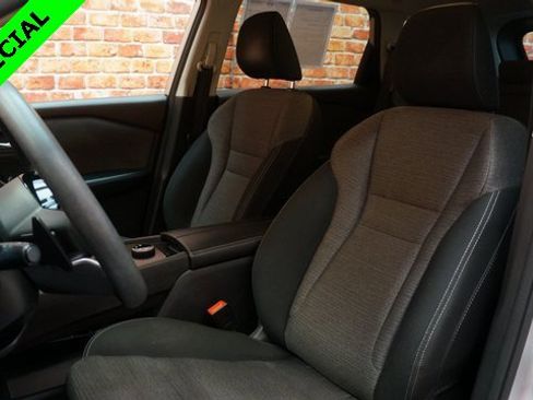 Used 2022 Nissan Rogue SV image 10