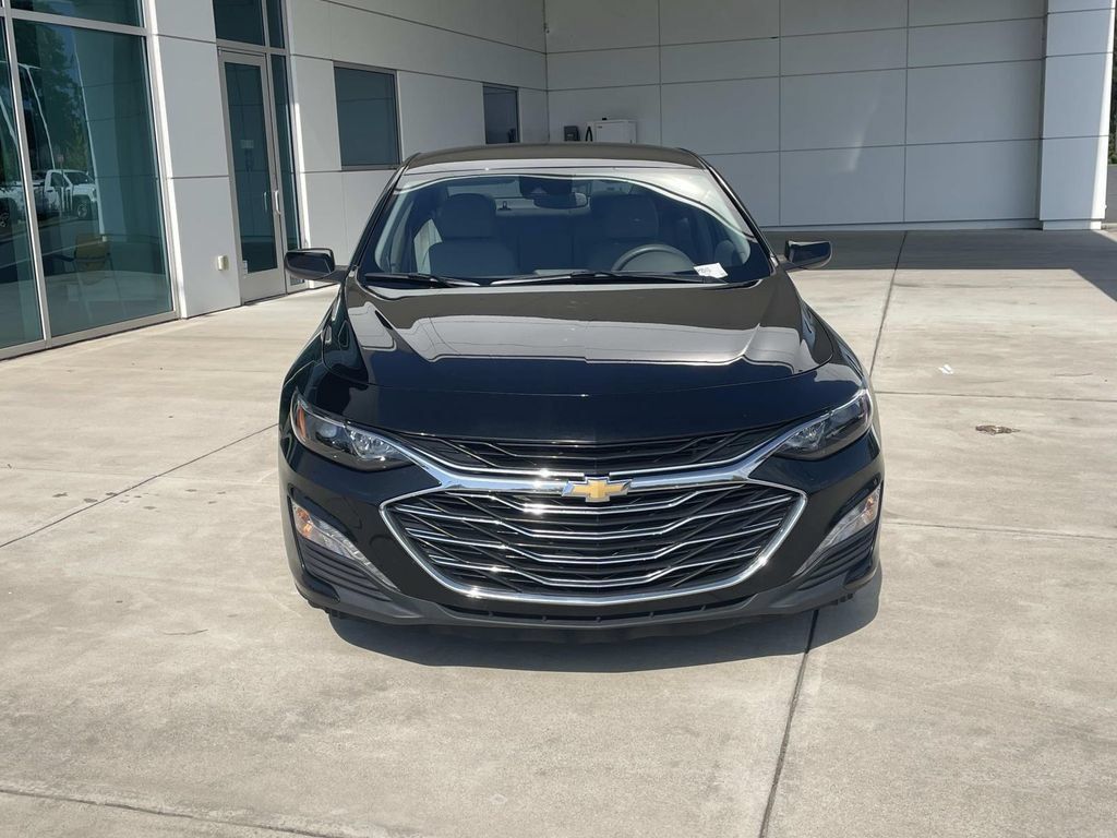 Used 2025 Chevrolet Malibu LT FWD image 8