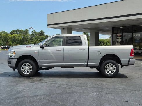 Used 2024 RAM 2500 Laramie AWD/4WD image 2