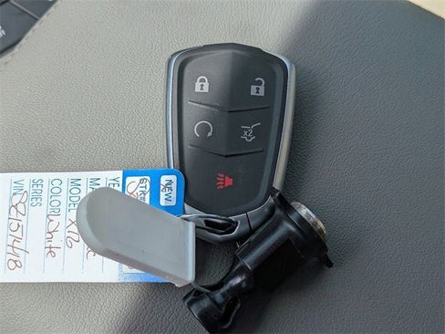 New 2025 Cadillac XT6 Premium Luxury image 35