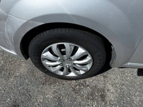 Used 2011 Chevrolet Aveo LT FWD image 8