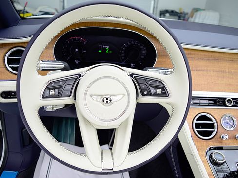 Used 2025 Bentley Continental GT Speed image 28