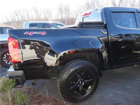 Used 2016 Chevrolet Colorado LT w/ Midnight Edition image 16