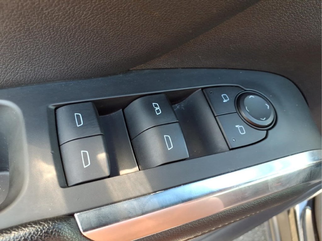 Used 2024 Chevrolet Traverse LT FWD image 19