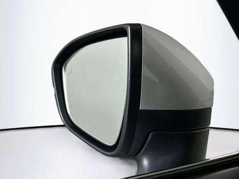 Used 2024 Nissan Pathfinder SV image 16