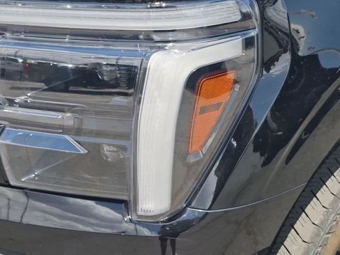 Used 2025 Ford F150 Lariat w/ Equipment Group 502A High AWD/4WD image 14