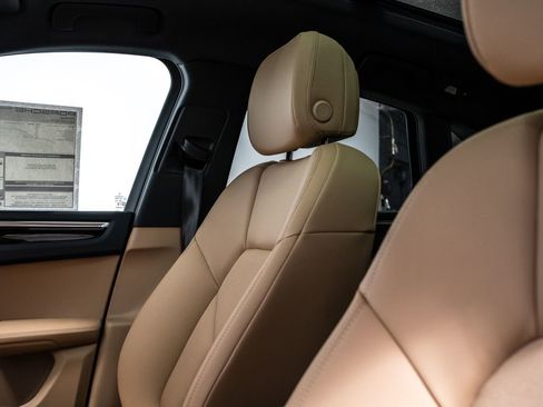 New 2026 Porsche Macan image 24