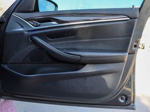 Used 2018 BMW 530i xDrive 530i xDrive image 10