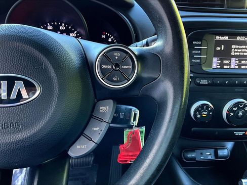 Used 2017 Kia Soul FWD image 14