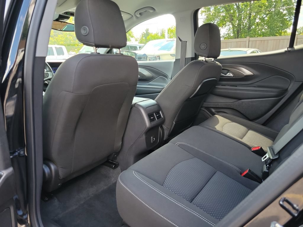 Used 2024 GMC Terrain SLE AWD/4WD image 17