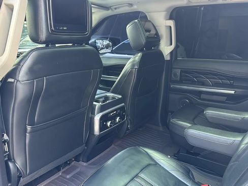 Used 2018 Ford Expedition Max Platinum AWD/4WD image 32