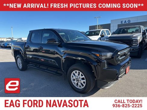 Used 2024 Toyota Tacoma SR5 image 1
