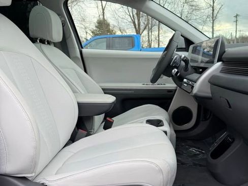 Used 2024 Hyundai Ioniq 5 Limited image 16
