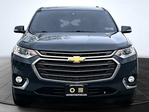 Used 2020 Chevrolet Traverse LT w/ Driver Confidence II Package image 2
