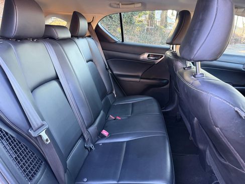 Used 2014 Lexus CT 200h image 38