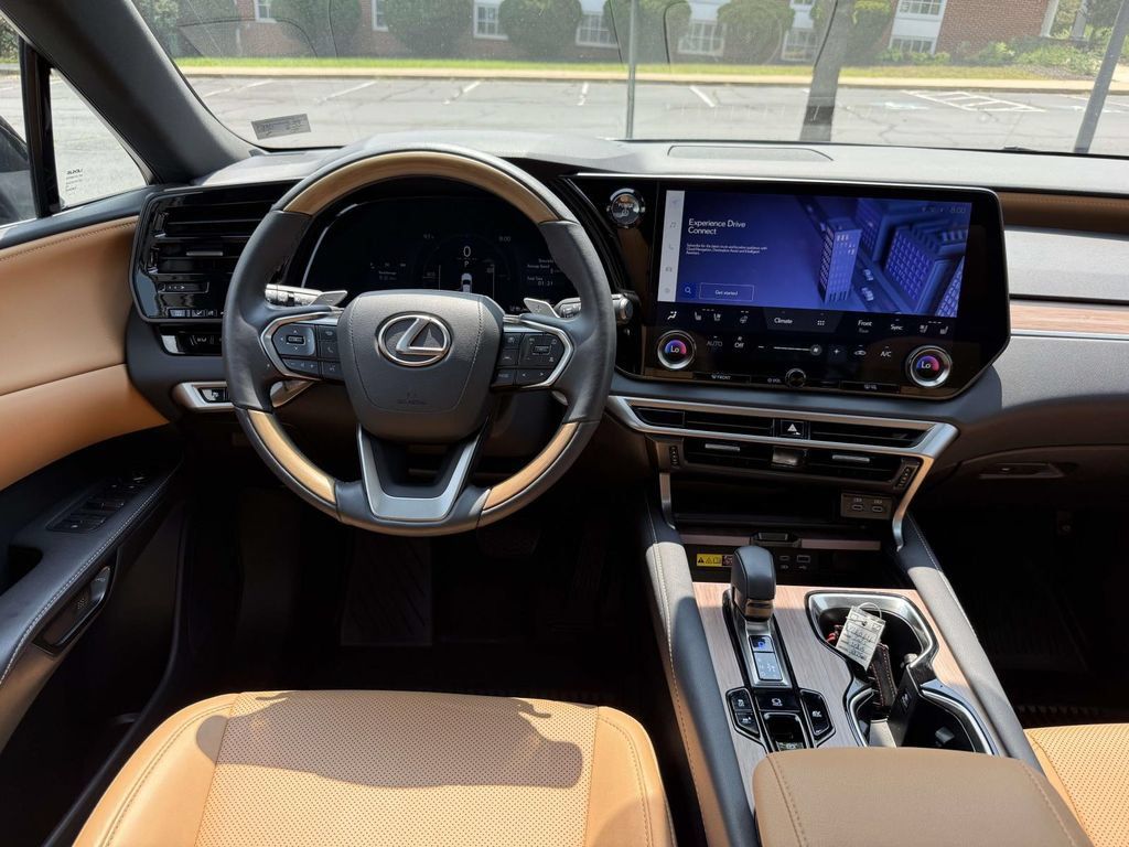 Used 2025 Lexus RX 350h w/ Accessory Package AWD/4WD image 8