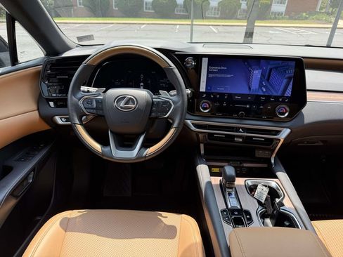 Used 2025 Lexus RX 350h w/ Accessory Package AWD/4WD image 8