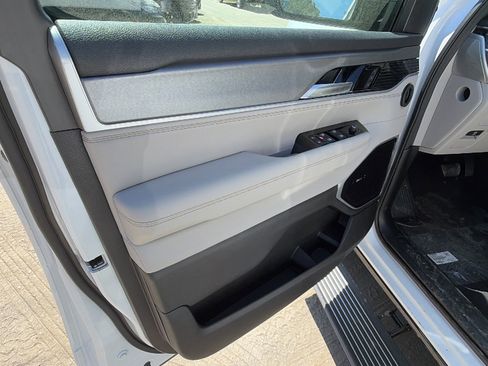 New 2026 Jeep Grand Wagoneer Limited AWD/4WD image 14