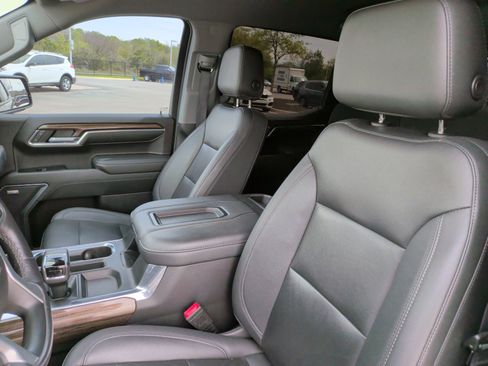 Used 2022 Chevrolet Silverado 1500 LT Trail Boss w/ LT Trail Boss Premium Package image 28