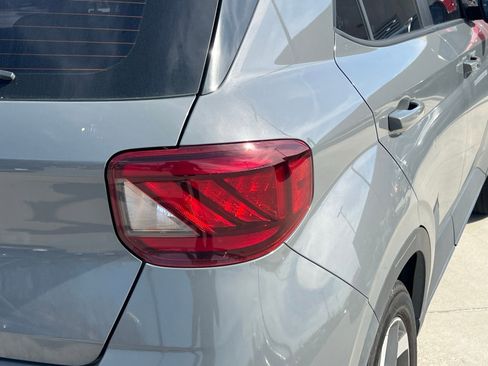 Used 2021 Hyundai Venue SEL w/ Premium Package image 14