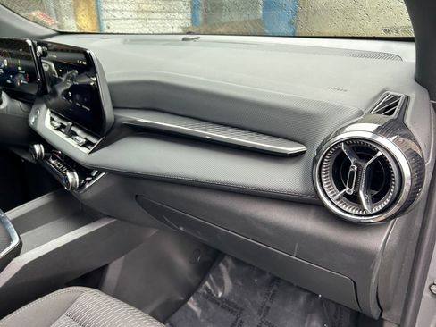 Used 2025 Chevrolet Equinox LT image 26