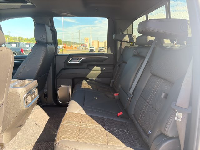 Used 2025 Chevrolet Silverado 2500 High Country w/ Technology Package AWD/4WD image 14