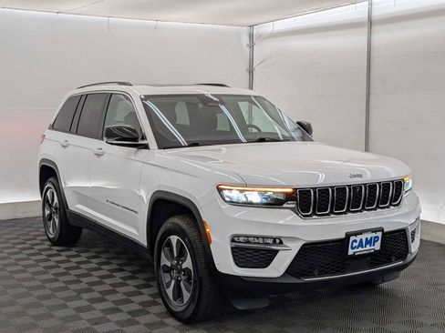 Used 2022 Jeep Grand Cherokee Limited 4xe w/ Luxury Tech Group II image 8