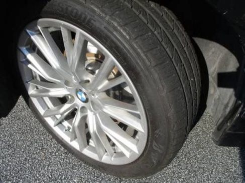 Used 2024 BMW 330i Sedan w/ Convenience Package image 9