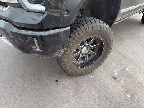 Used 2024 Chevrolet Silverado 3500 High Country w/ High Country Premium Package AWD/4WD image 10