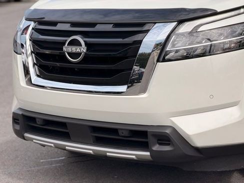 Used 2023 Nissan Pathfinder SL w/ SL Premium Package AWD/4WD image 6