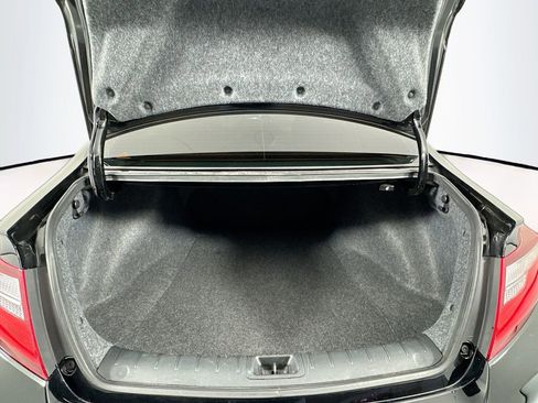 Used 2017 Honda Accord EX image 29