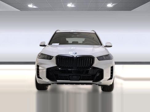 Used 2026 BMW X5 xDrive50e w/ M Sport Package AWD/4WD image 5