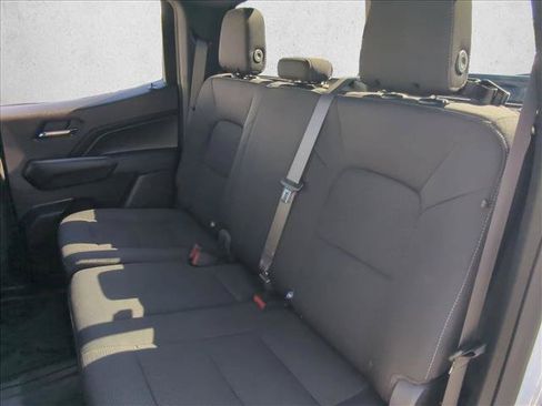 Used 2025 Chevrolet Colorado LT AWD/4WD image 19