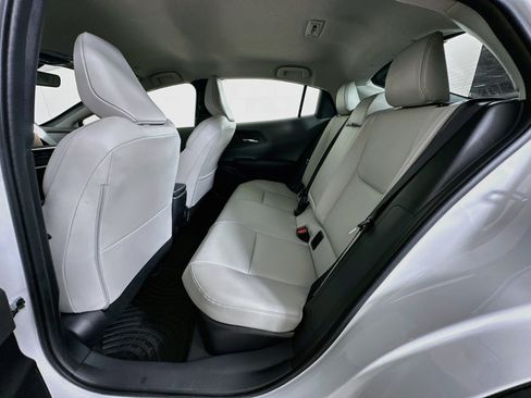 Used 2025 Toyota Prius XLE FWD image 26