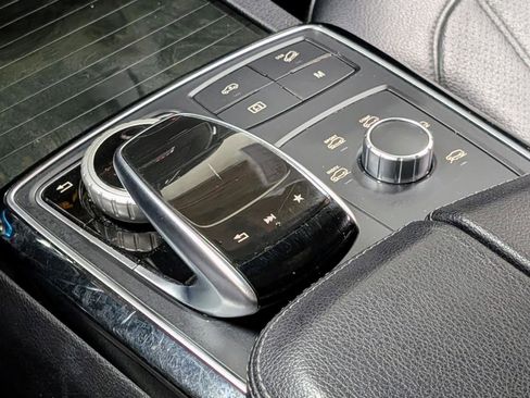 Used 2019 Mercedes-Benz GLS 450 4MATIC w/ Premium 1 Package image 31