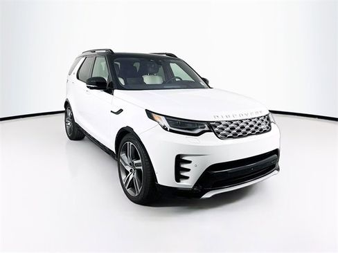 Certified 2023 Land Rover Discovery Metropolitan Edition image 3