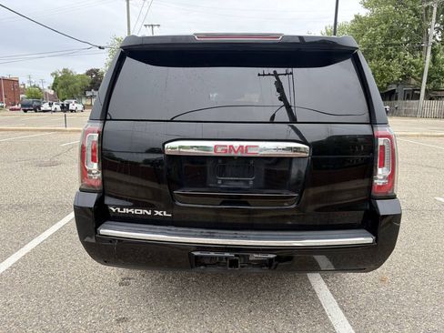 Used 2015 GMC Yukon XL Denali w/ Touring Package AWD/4WD image 14