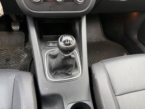 Used 2010 Volkswagen Jetta Wolfsburg Edition FWD image 15